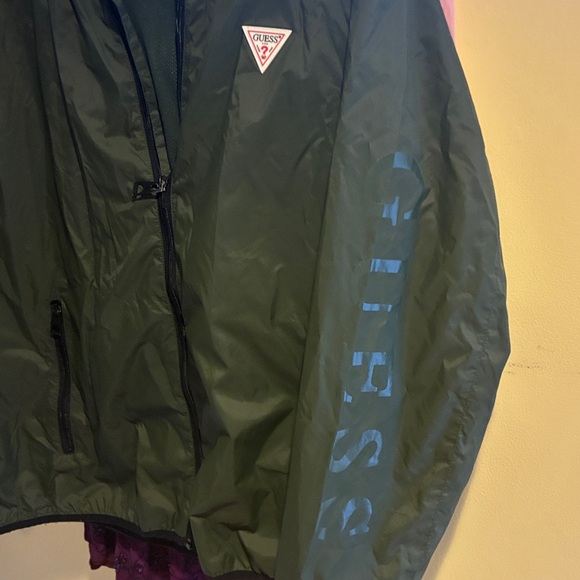 Guess Men’s Forest Green Windbreaker With Hood Jacket Never Worn Size XXL - Picture 3 of 8